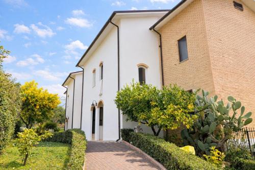 Foggetta Apartment | Iris 2 - Pineto Vacanza