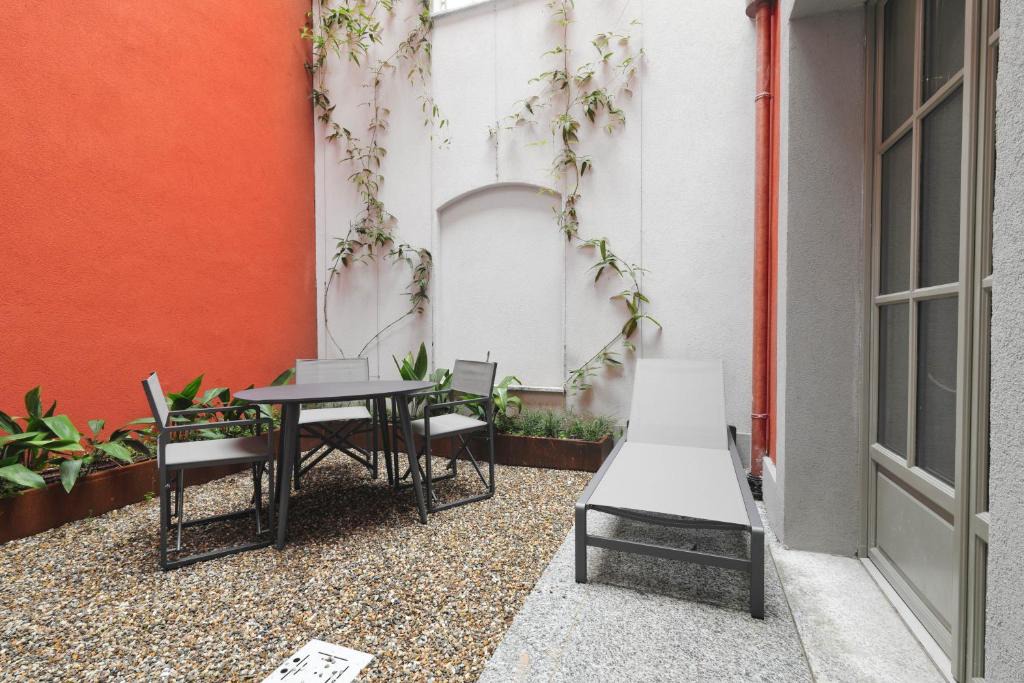 Barona Apartment | Just Urban Stays - Boutique apartment with parking and gym