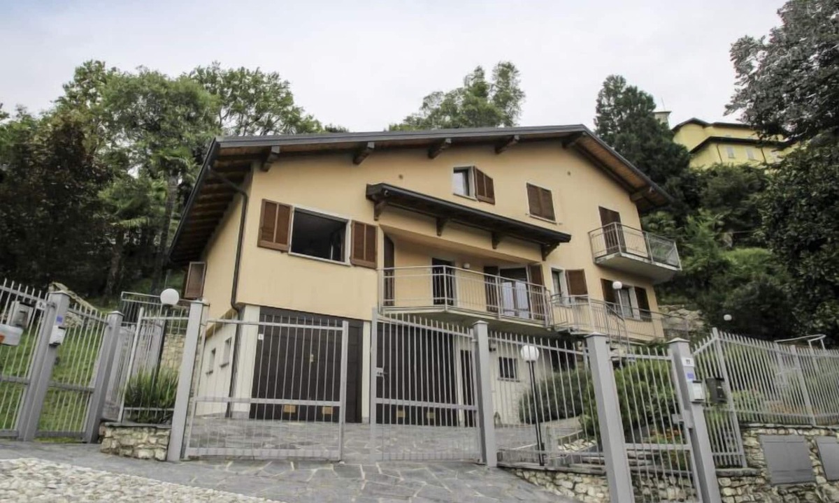 Brezzo di Bedero House | La Canonica by Interhome