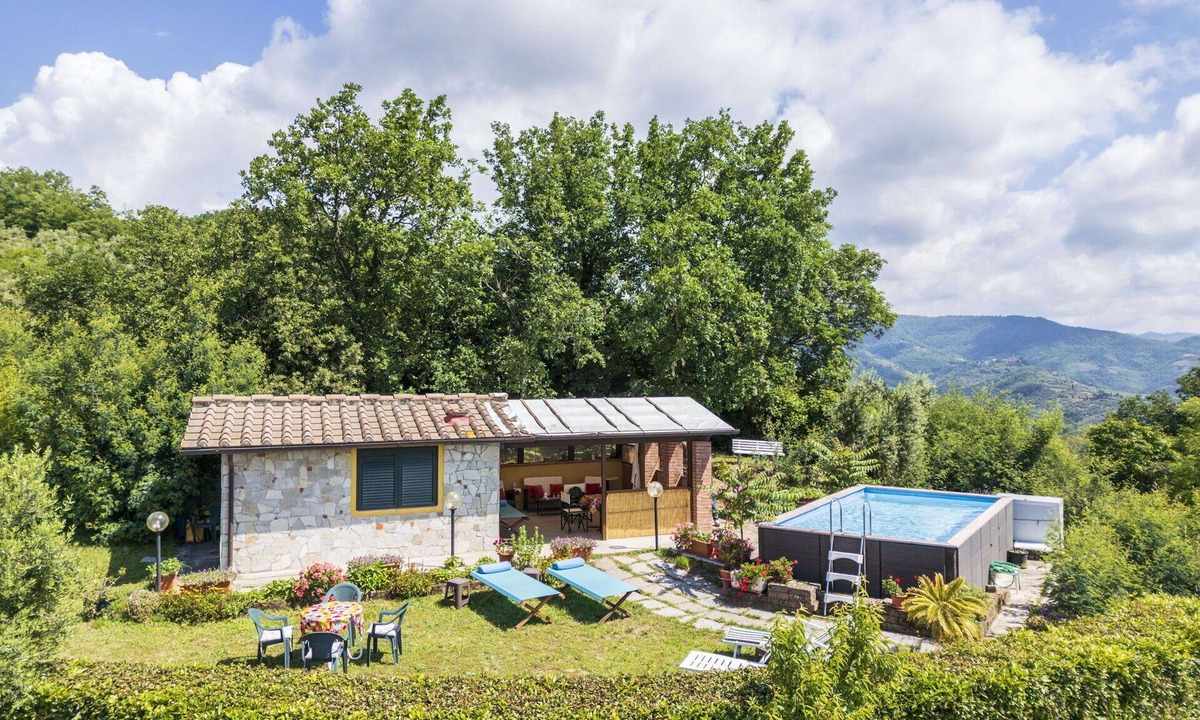 Uzzano House | La Casa Di Elda, Holiday Home With Pool