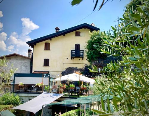 Pisogne House | La Casa sulla Roccia