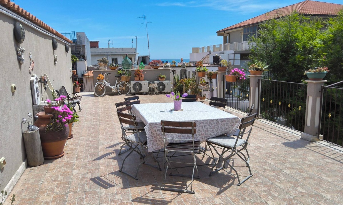 Torre Archirafi House | La Dimora di Max Bright apt. with Terrace