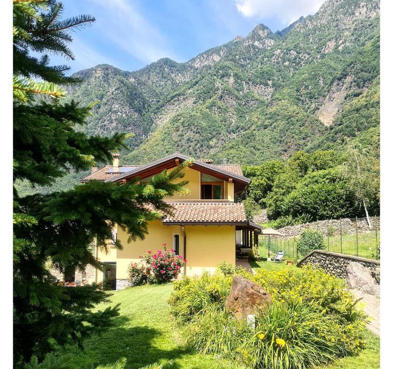 Valtellina Apartment | La Rosa Home
