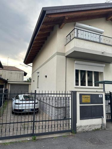 Seregno Apartment | La Siesta