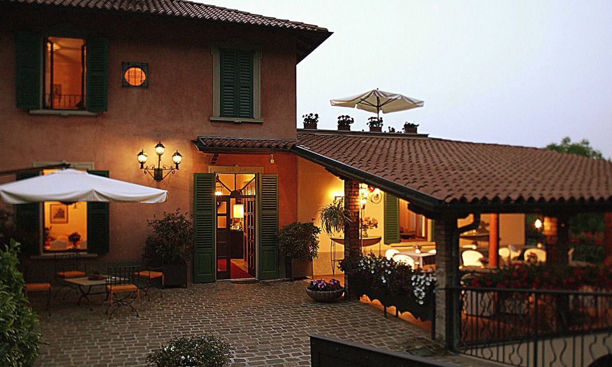 Bergamo House | La Valletta Relais