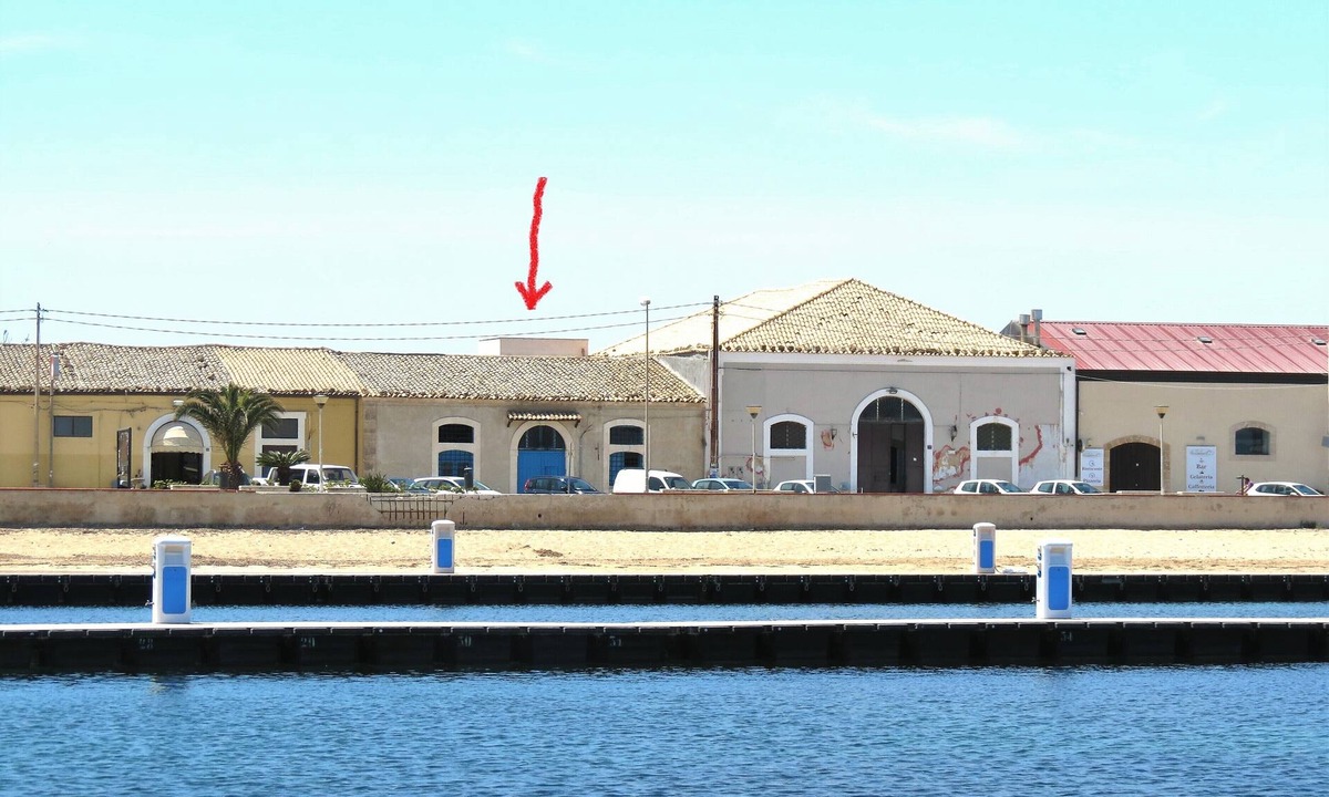 Marzamemi House | Le Capriate- a "special" residence facing the sea - 18 beds and outside court