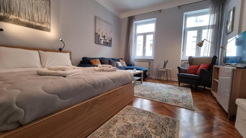Barriera Vecchia-San Giacomo Apartment | Light Blue Apartment