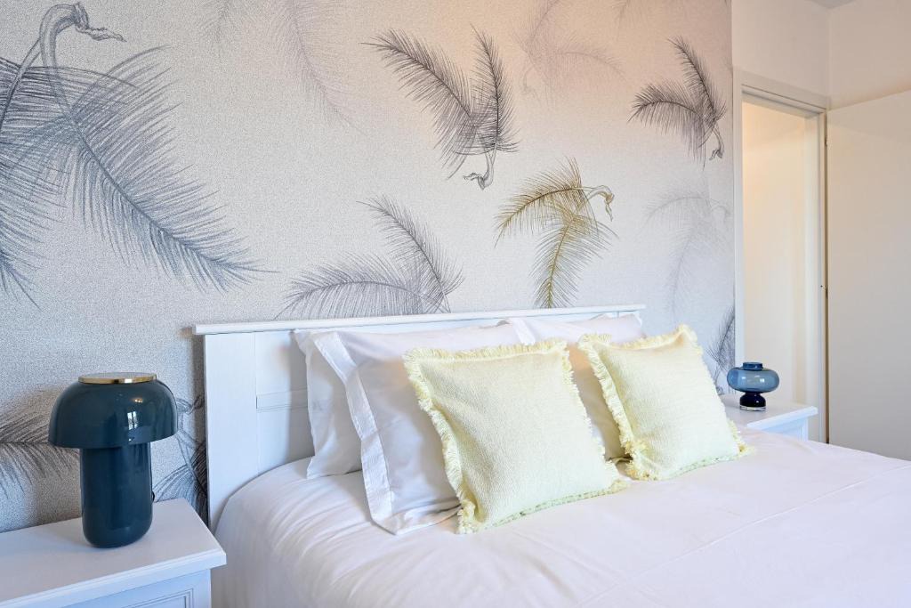 Albate Apartment | Lora Luxury Suite 6 ,free private parking, self check in, air conditioner