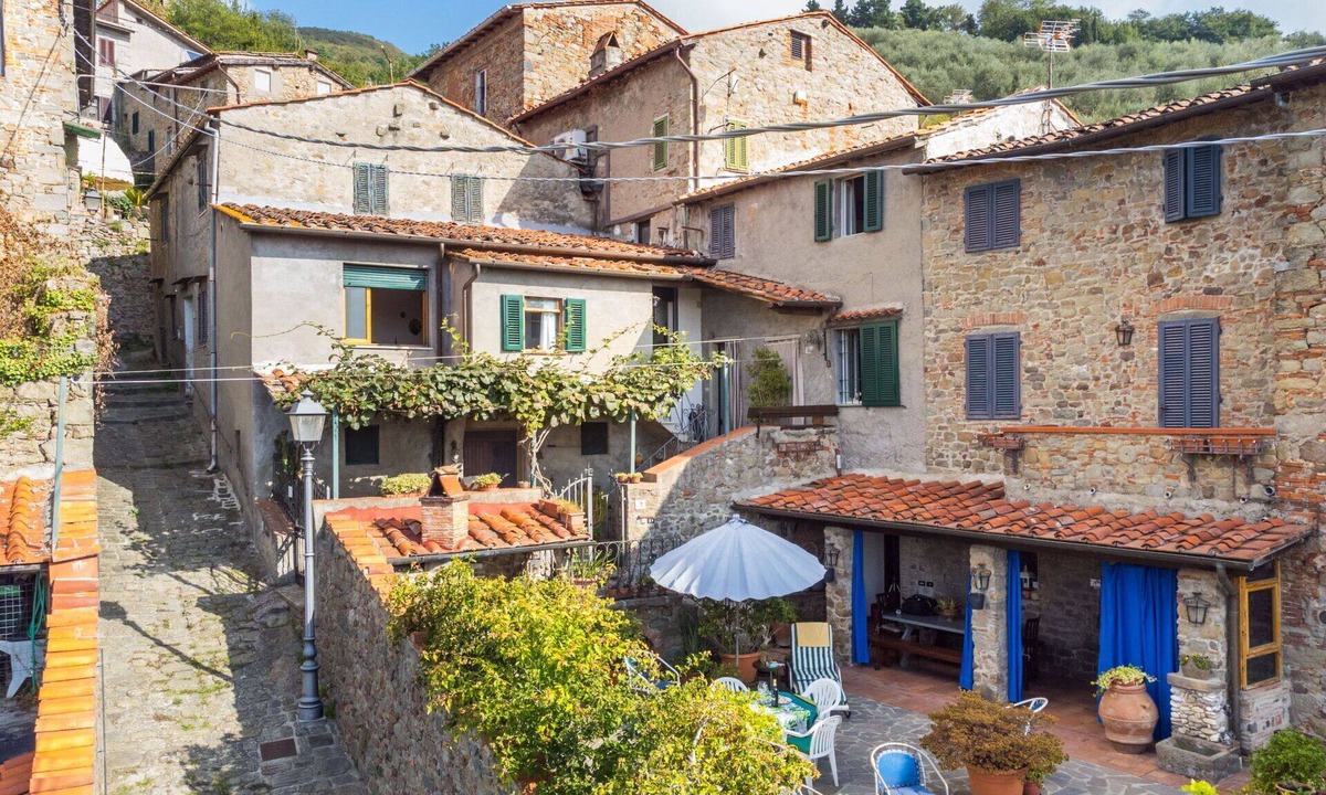 Collodi Apartment | Lovely apartment for 4 guests with WIFI, A/C, pets allowed and panoramic view