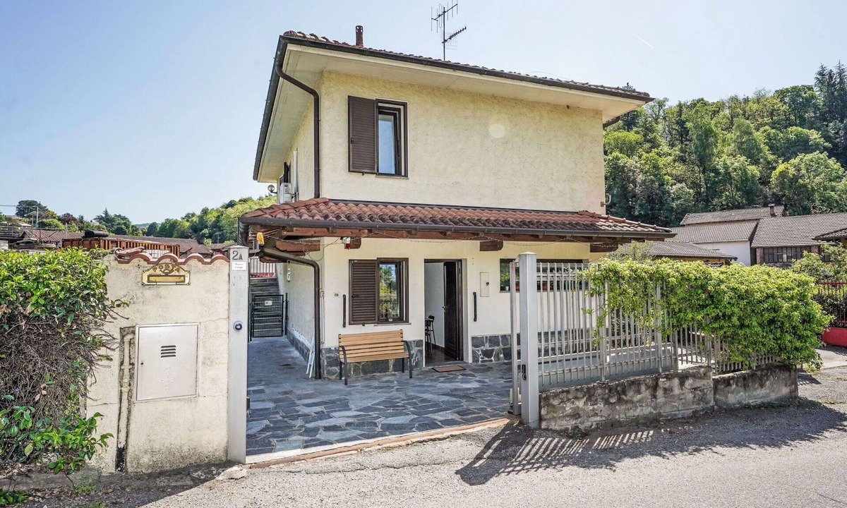 Castello Apartment | Lovely apartment for 5 people with A/C, pool, WIFI and TV