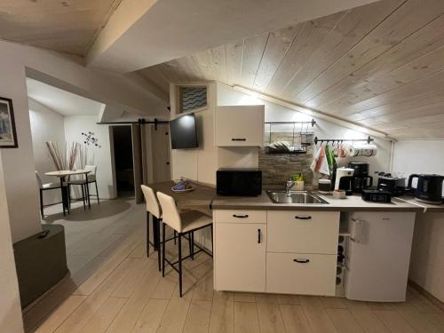 Quarrata Apartment | Lucciano Suite