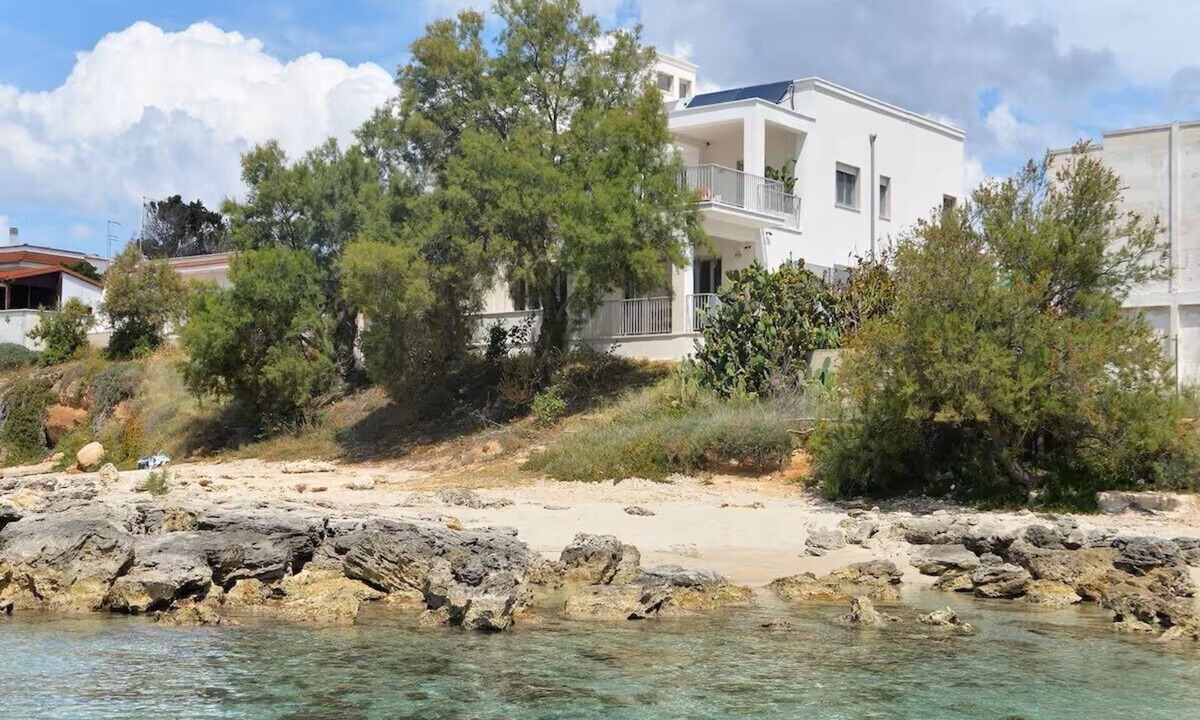Marina di Pulsano Villa | Luxurious beach villa in Apulia