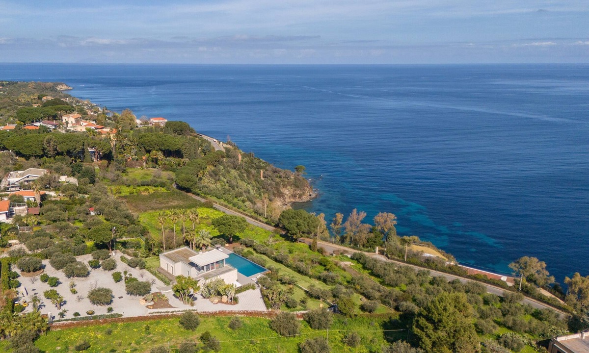 Milazzo Villa | Luxury, infinity pool, sauna, seaview, movie theater, bar, park