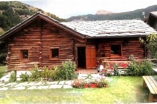 Antey-Saint-Andre Villa | Magnificent spacious 4 bedroom mountain chalet with spa, free EV plug -in