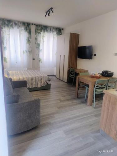 Somma Lombardo Apartment | Malpensa Sleep & Go