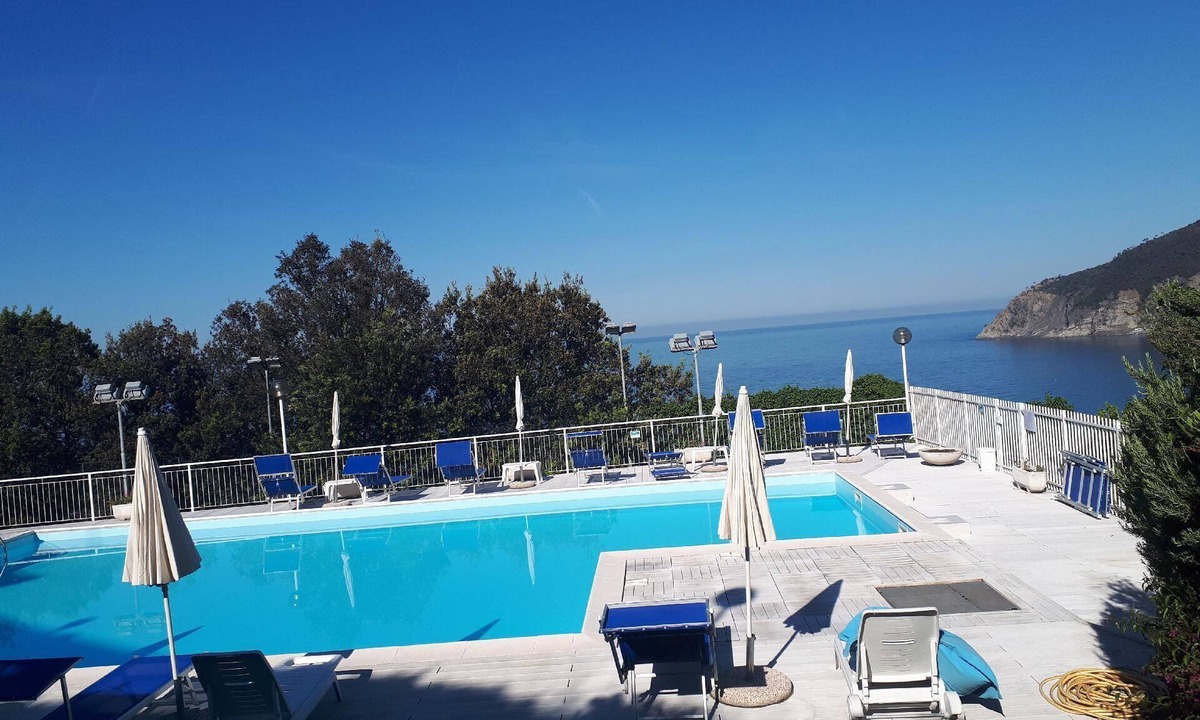 Moneglia Apartment | Marvellous sea view, balcony garden swimming pool