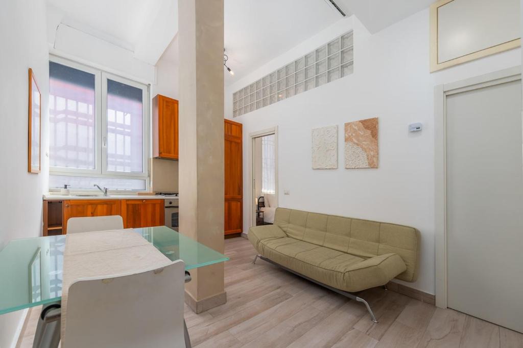Zona Lancetti Apartment | Metro to DUOMO and Station - Air Conditioning