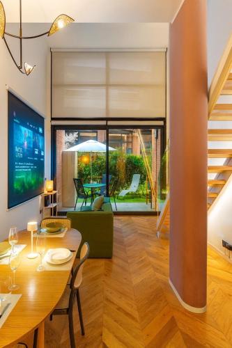 Ponte Seveso Apartment | Modern Loft with Projector e Private Garden, Central Station