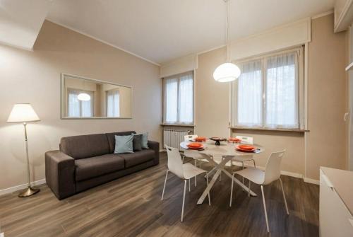 Gallaratese Apartment | Modern Three Room Apartment Near the Metro AC - Wifi