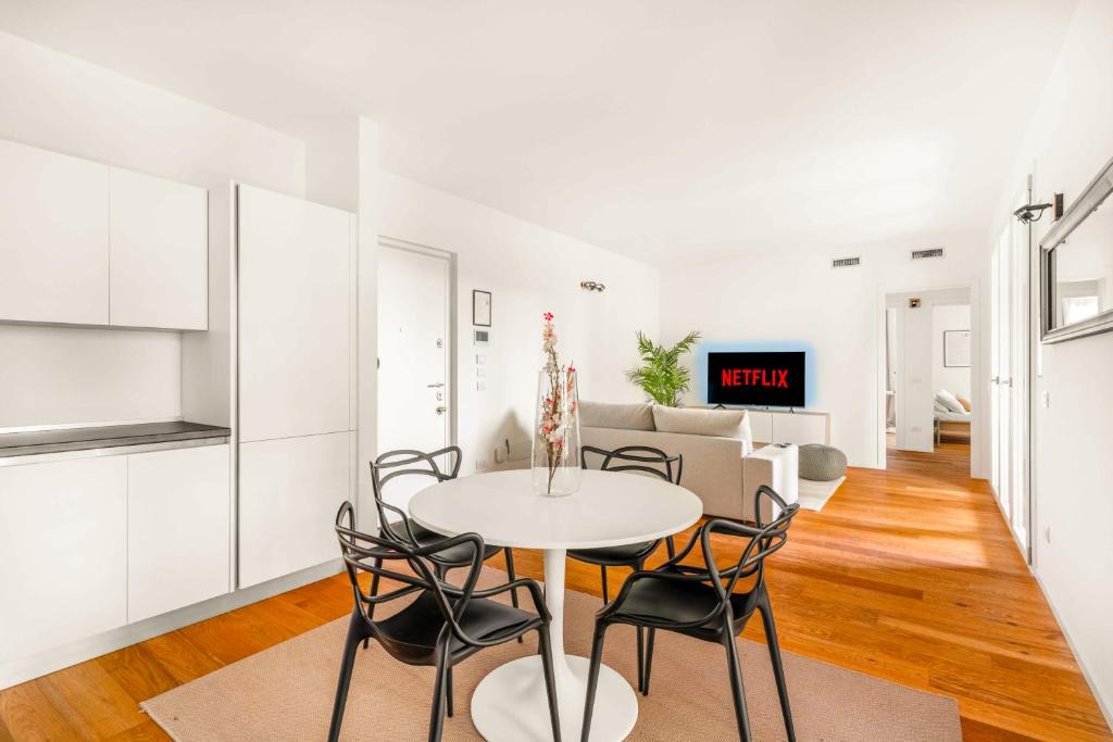 Gallaratese Apartment | Modern with Terrace & Garage by NDP rent