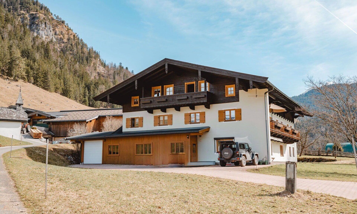 Sankt Martin bei Lofer Villa | Nice apartment in villa for 2 people with pets allowed