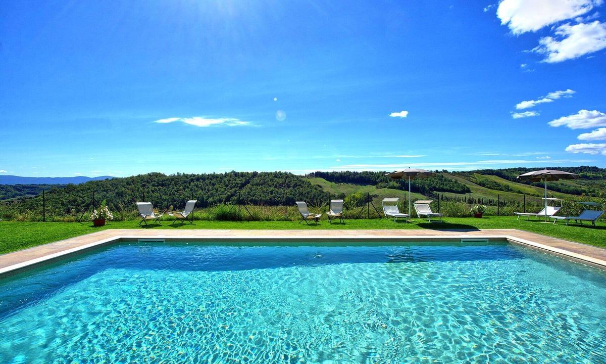 San Gimignano Apartment | Nice apartment for 4 people with WIFI, pool, A/C, TV and panoramic view, close to San Gimignano