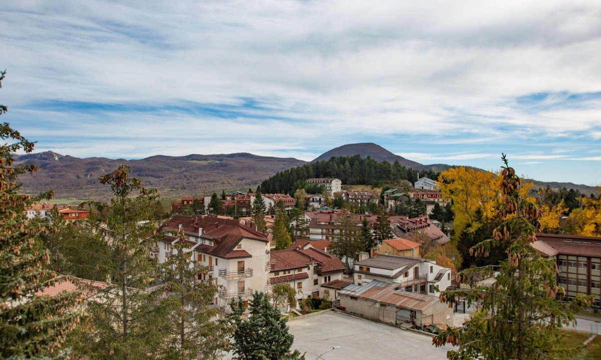 Rivisondoli Apartment | Nice apartment for 4 guests with balcony and pets allowed