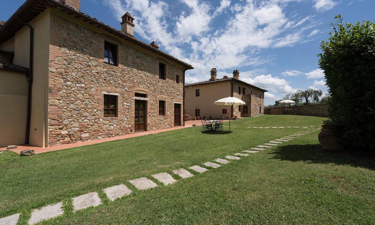 San Gimignano Villa | Nice apartment in villa for 4 people with pool, A/C, WIFI, TV and terrace