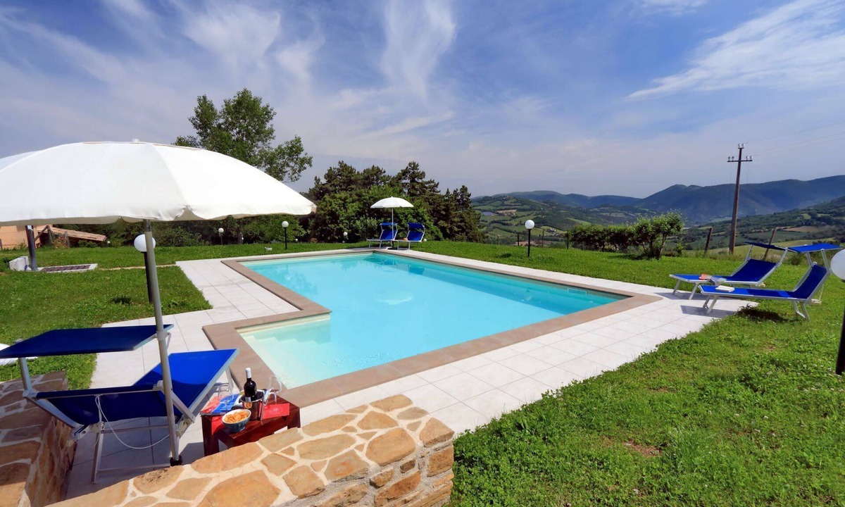 Pievebovigliana House | Panoramic view to a heaven of tranquility!