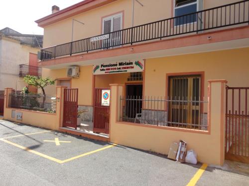 Scalea House | Pensione Affittacamere Miriam