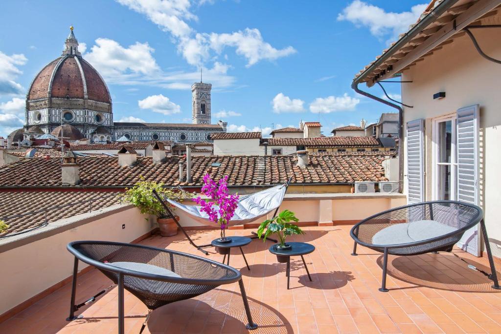 San Lorenzo Apartment | Penthouse with big terrace Duomo view