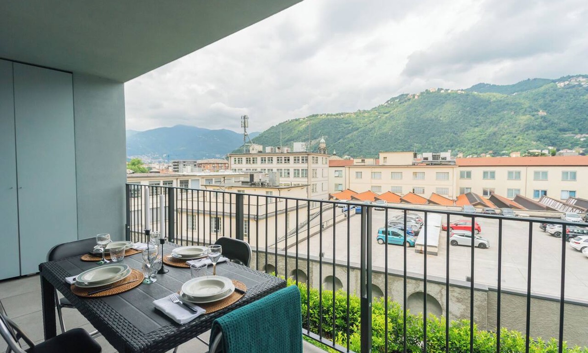 Como Apartment | Princess Sofia's Lake Retreat by Rent all Como