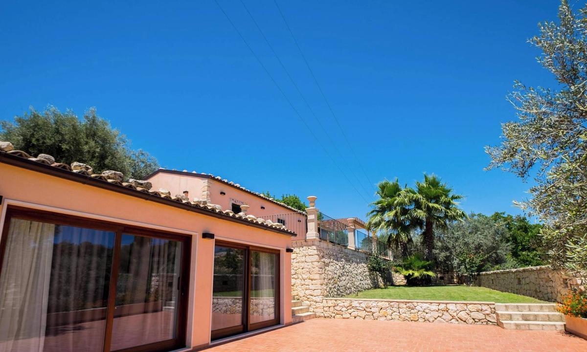 Palazzolo Acreide Villa | Private hamlet with three villas, accommodates up to 9 people