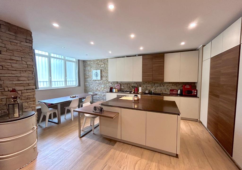 Affori Apartment | R39 Elegant Apartment with Private Parking