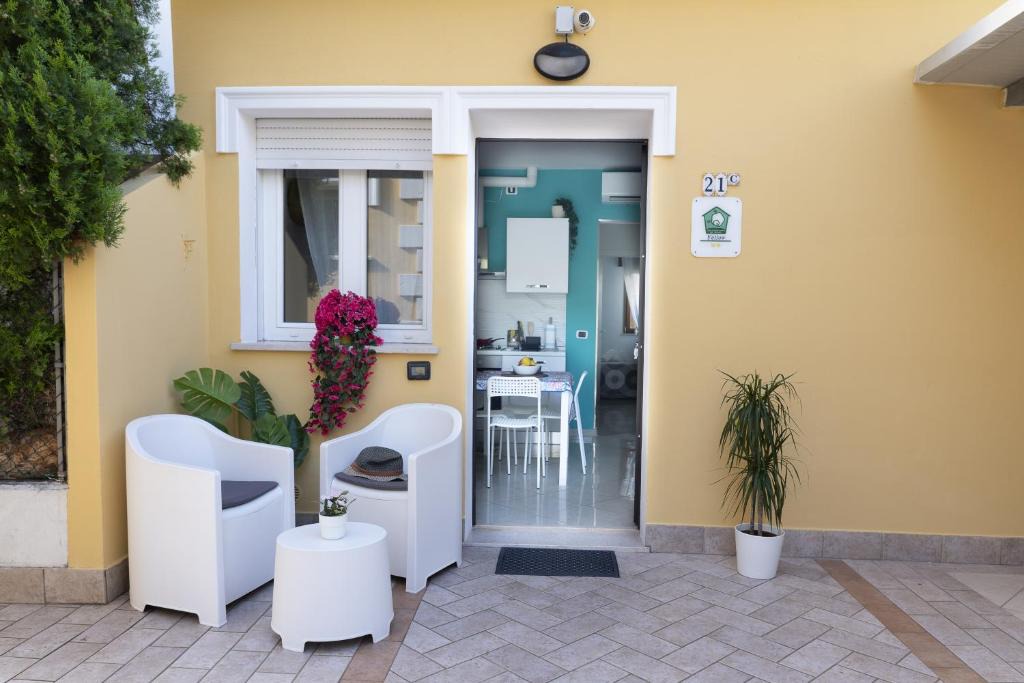 Miramare Apartment | Residence Yellow