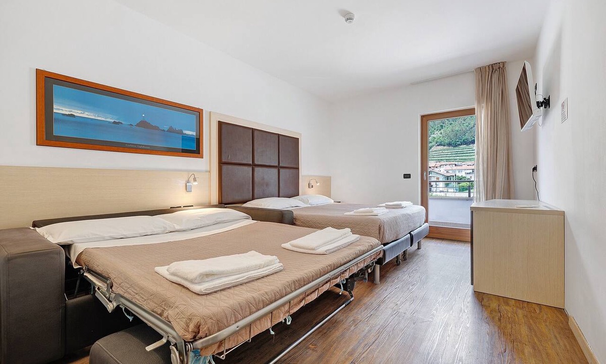 Mori Apartment | Room 'Camera Matrimoniale' with Mountain View, Wi-Fi and Air Conditioning