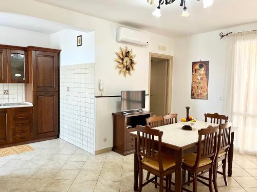 Uggiano la Chiesa House | Ros House - Grande Appartamento con Veranda & balcone