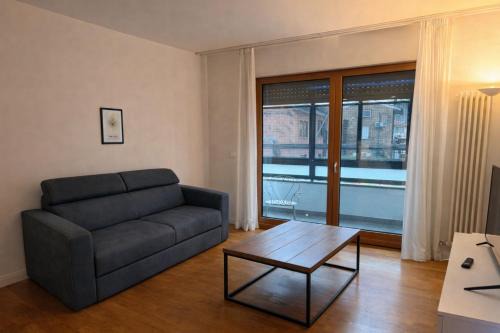 Monfalcone Apartment | Rose e Frutta - Silver Moon