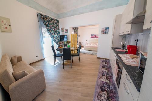 Santa Lucia House | ROSE HOUSE