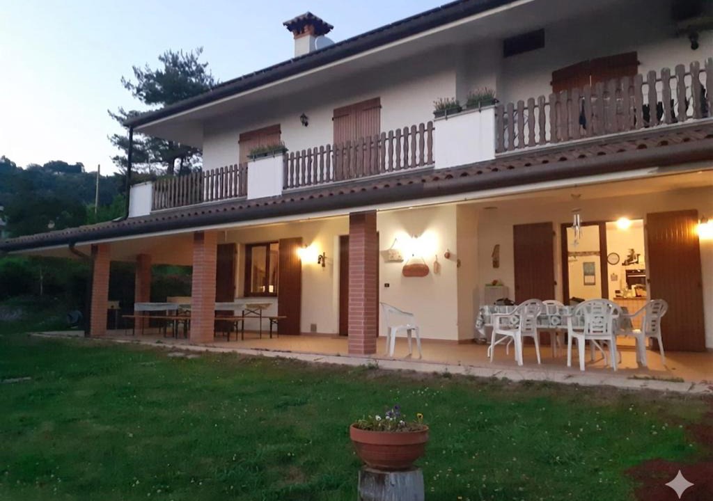 Tarcento Bed & Breakfast | ROSSO DI SERA Bed & Breakfast