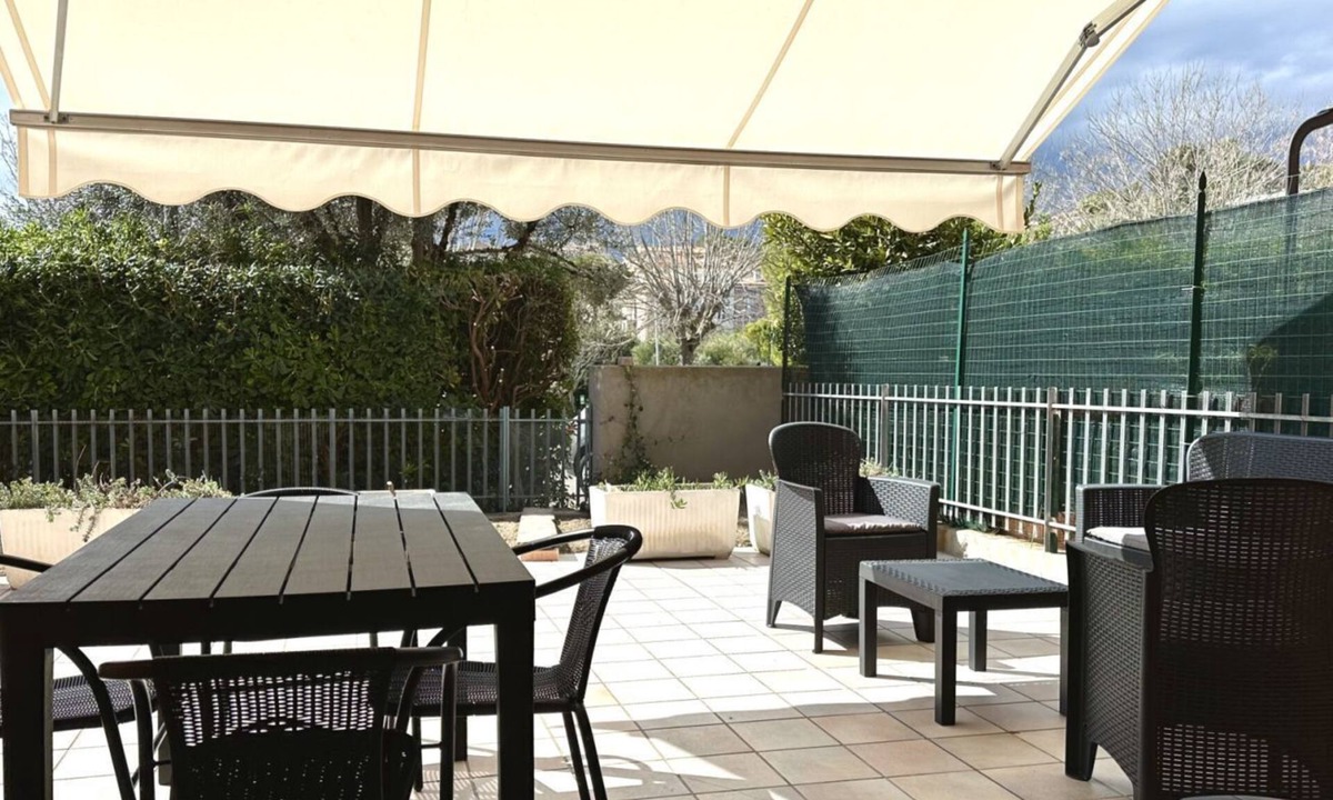 Sirolo Apartment | S044 - Sirolo, delightful three-room apartment with garden
