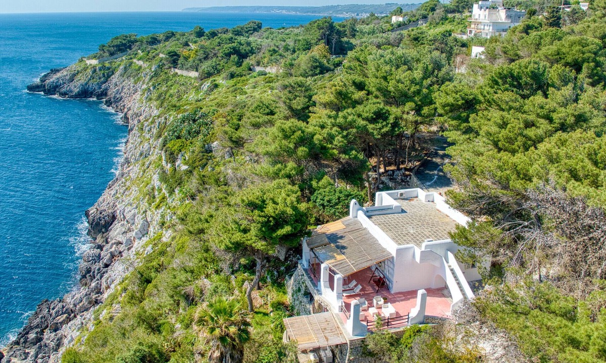 Castro Marina Villa | Sea access: unique villa with stunning views (house A)