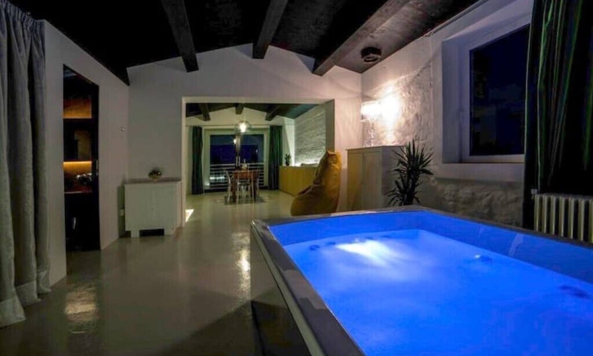 Poggio San Marcello Apartment | Silent Estate - Apartment with private Jacuzzi