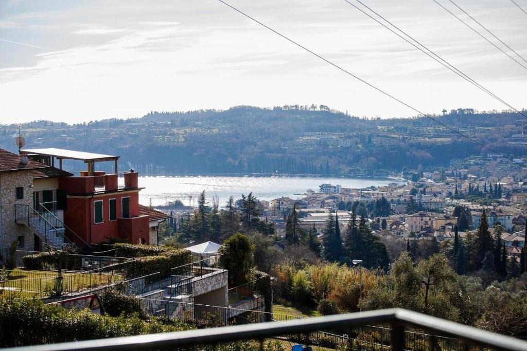 Renzano Apartment | Silvis Home - Lake View
