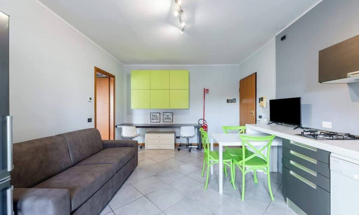 Bergamo Apartment | Smart Apt w Workspace in Bergamo
