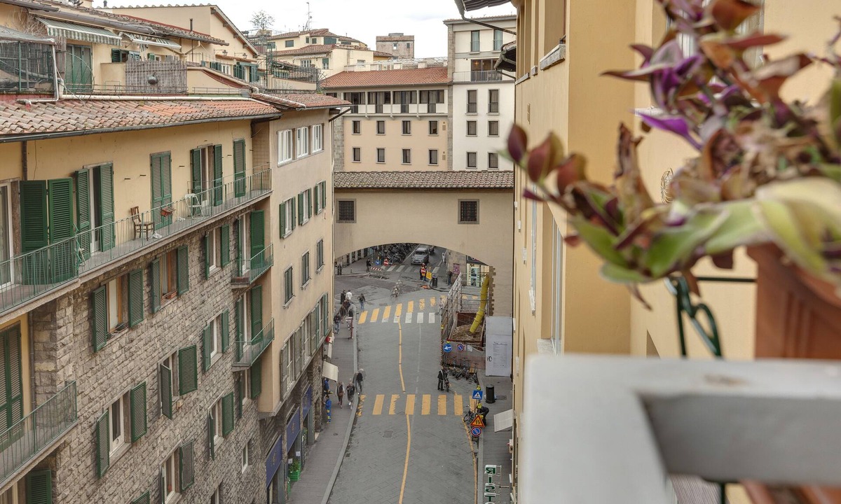 San Niccolo Apartment | Studio apartment with a Balcony next to the PONTE VECCHIO