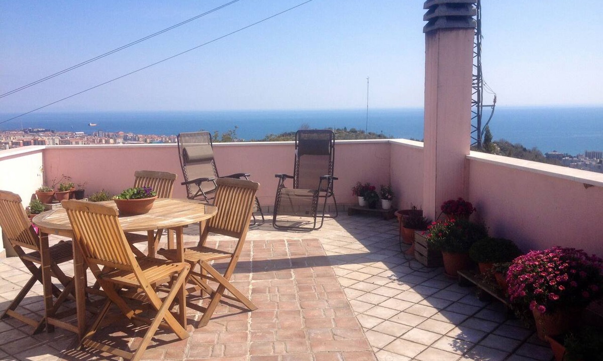 Savona Apartment | Studio 'Arcobaleno' with Sea View Balcony, Wi-Fi and Air Conditioning