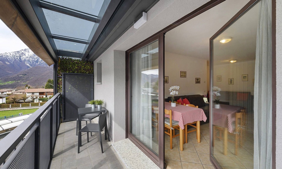 Cremeno Apartment | Studio 'Como's Lake Mountains Beb' with Mountain View, Private Terrace & Wi-Fi