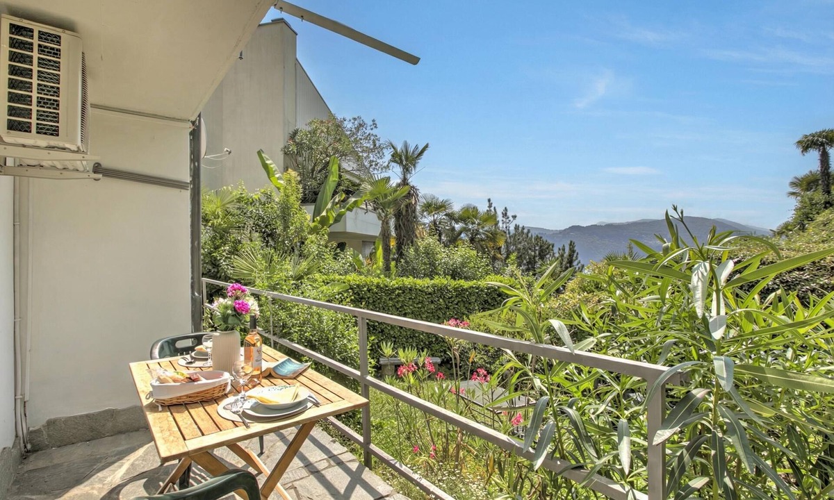 Agno Apartment | Studio w/Panoramic view, Shared Pool, Garden & Terrace, Agno, Switzerland