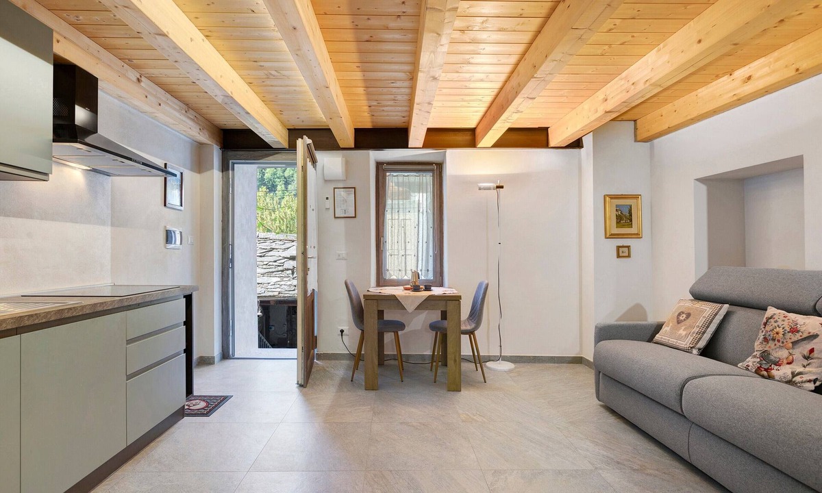 Morgex Apartment | Studio with Private Parking, Shared Garden, and Walk-in Closet